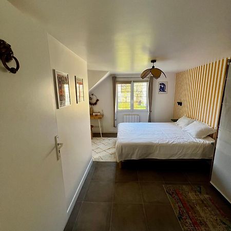 Chambre Dans Maison Meuliere Avec Jardin Chelles  Buitenkant foto