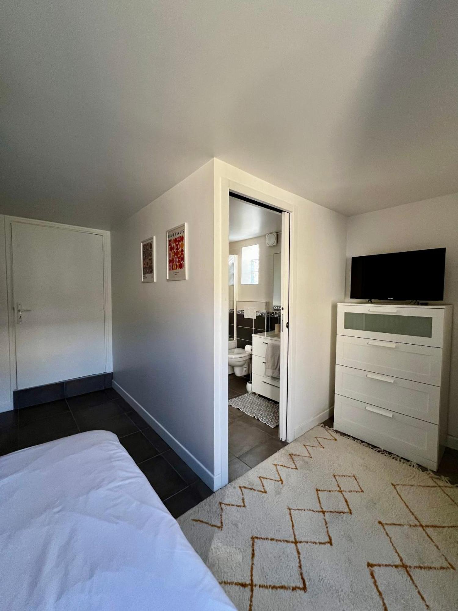 Chambre Dans Maison Meuliere Avec Jardin Chelles  Buitenkant foto