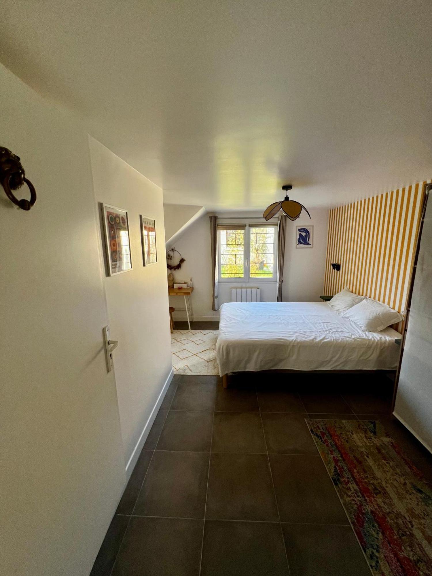 Chambre Dans Maison Meuliere Avec Jardin Chelles  Buitenkant foto